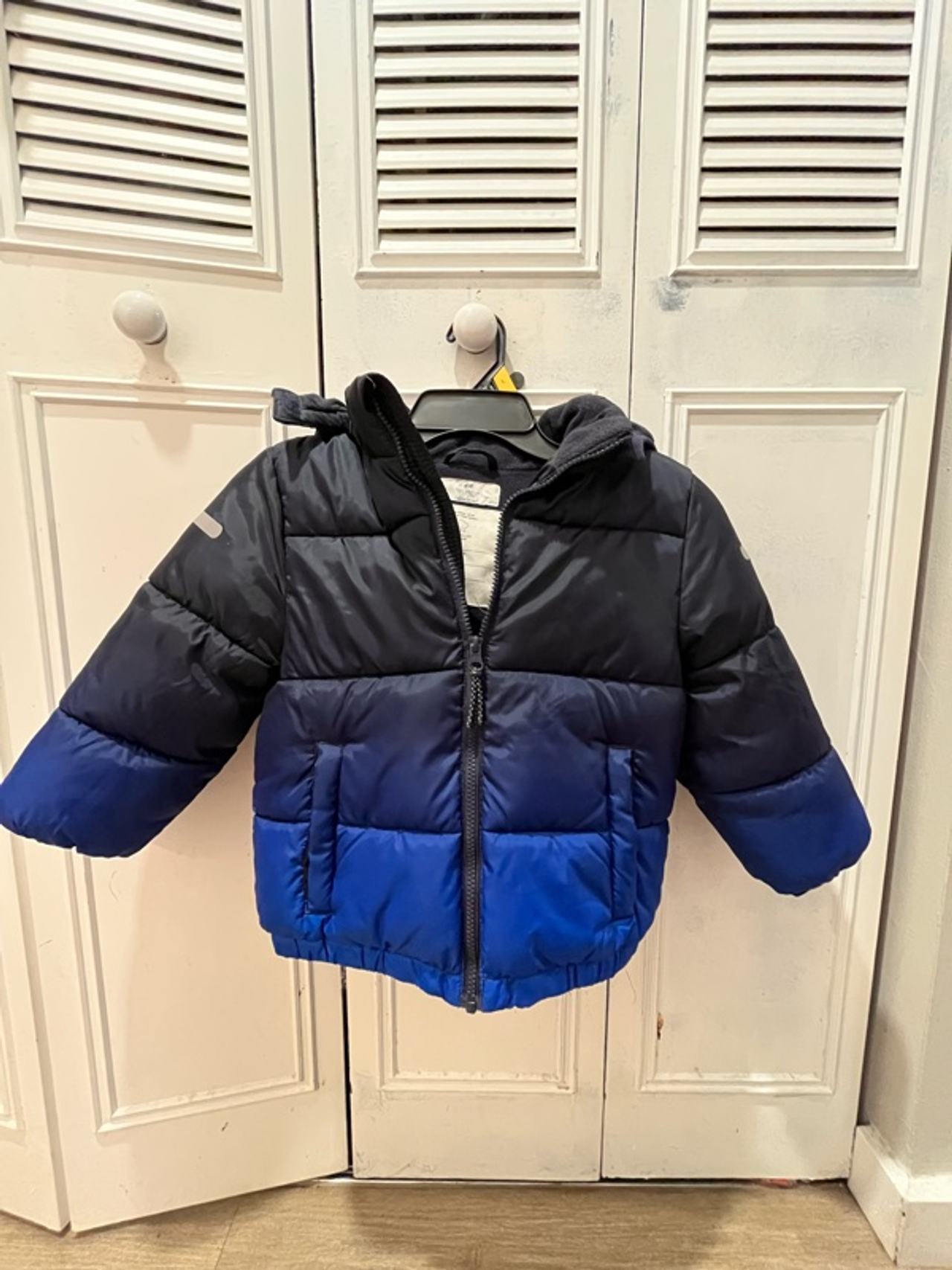H&M Kids Water-Repellent Puffer Jacket Dark ombre into Royal blue size 4/5 boys