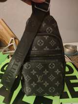 Louis Vuitton Avenue Sling Bag Monogram Eclipse - Image 2