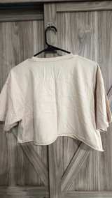 Hollister Soul Rider Graphic Crop Tee size Medium - Image 4