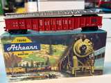 Athearn HO Scale Burlington CB&Q Gondola with Cover 83116 - Image 1