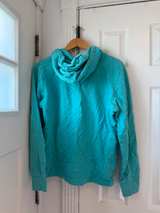 The North Face Women's Teal Blue Hoodie Large - Image 2