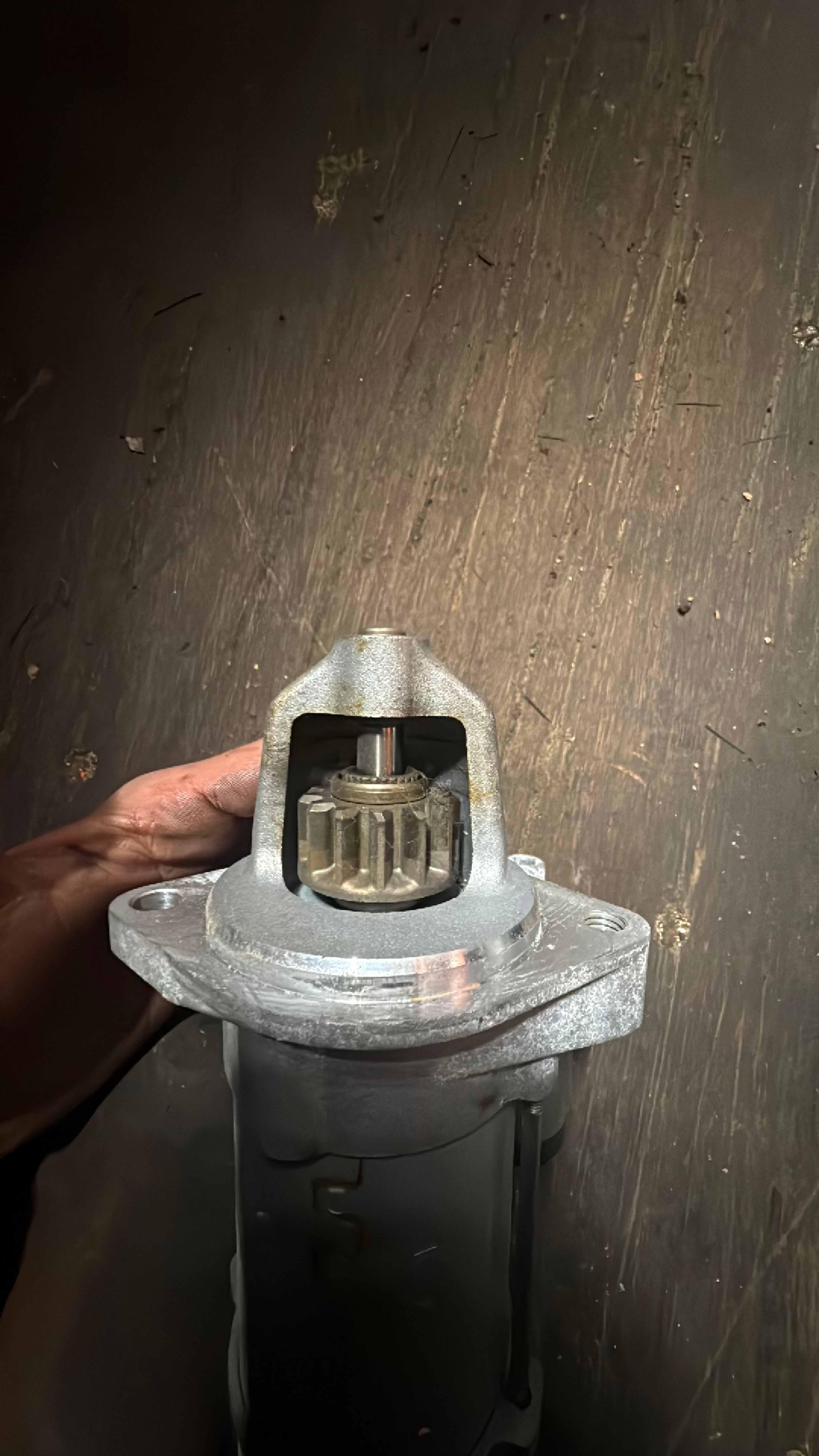 BMW Engine Starter Motor OEM 7631558 - Image 2