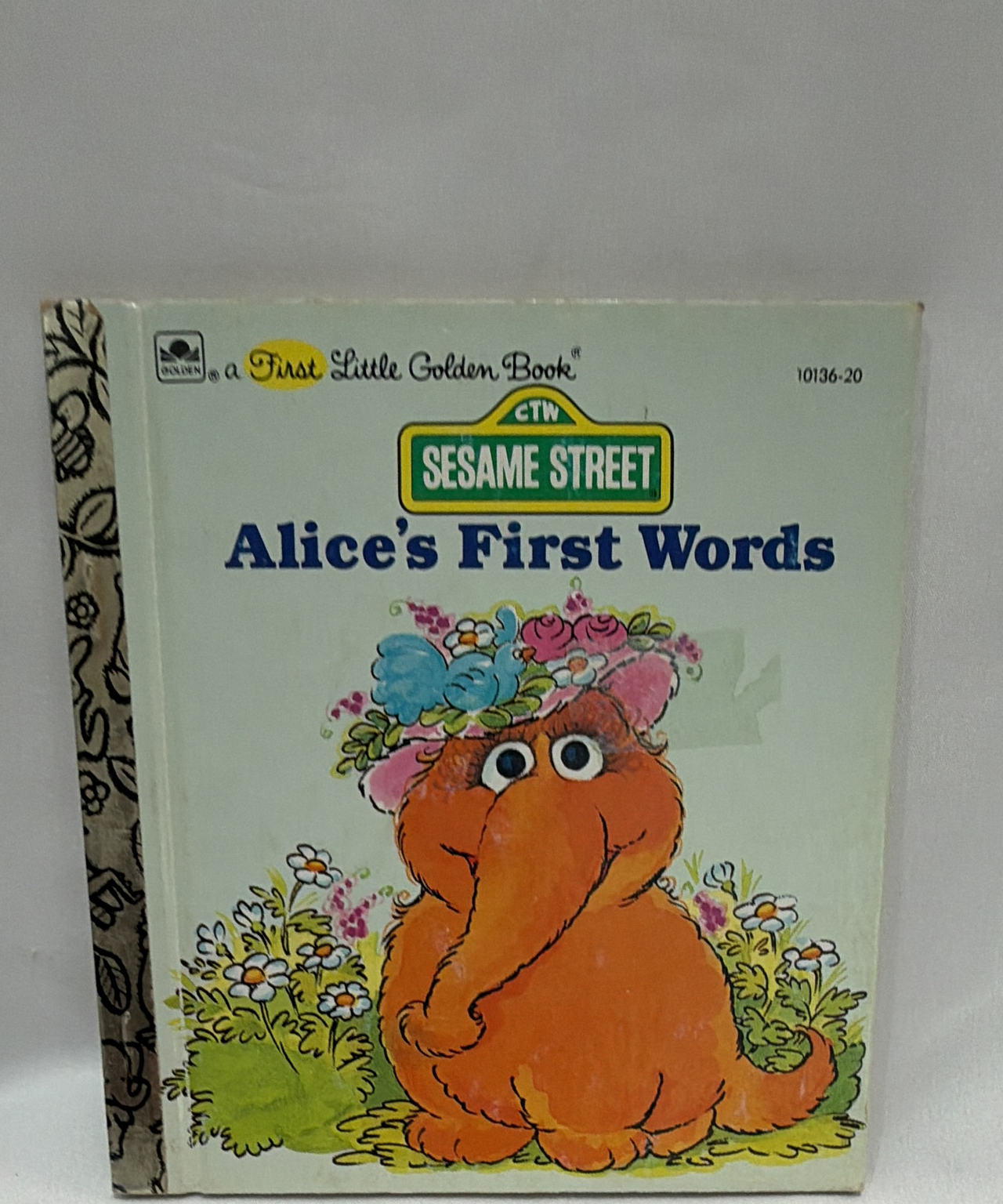 Sesame Street: Alice's First Words (A First Little Golden Book)