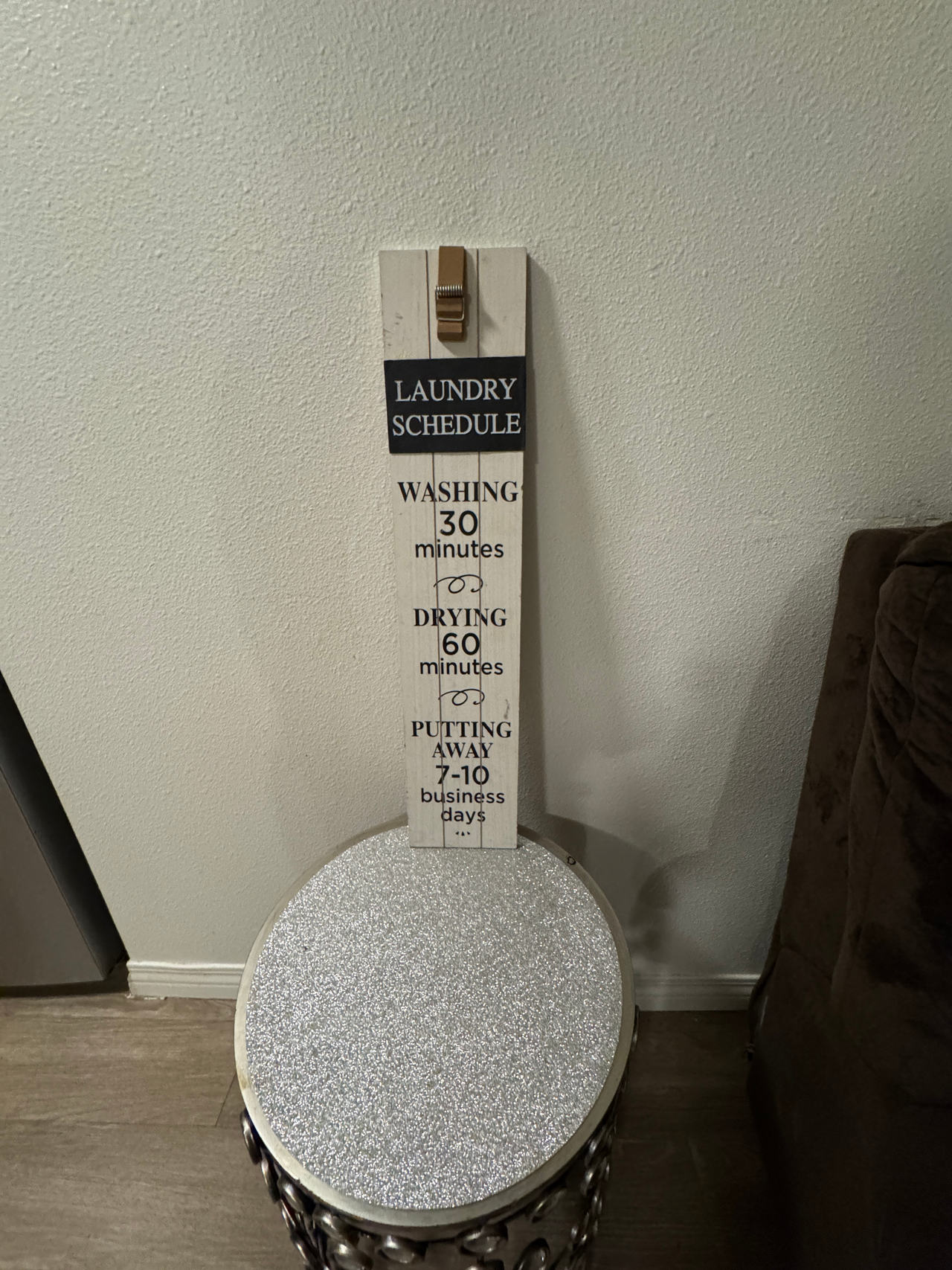 Laundry Schedule Wooden Wall Sign with Clip