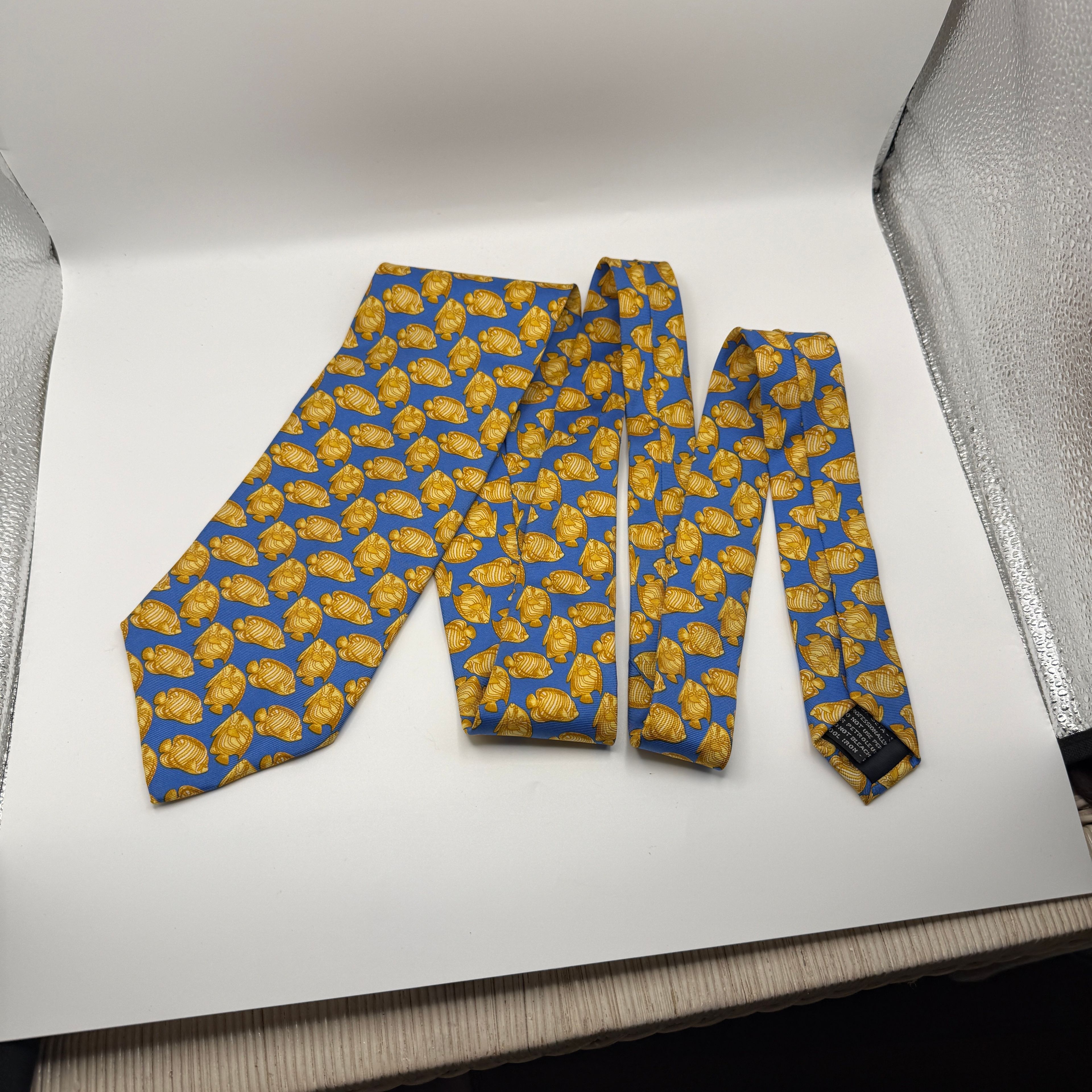V2 by Gianni Versace Yellow Fish Silk Tie - Image 2