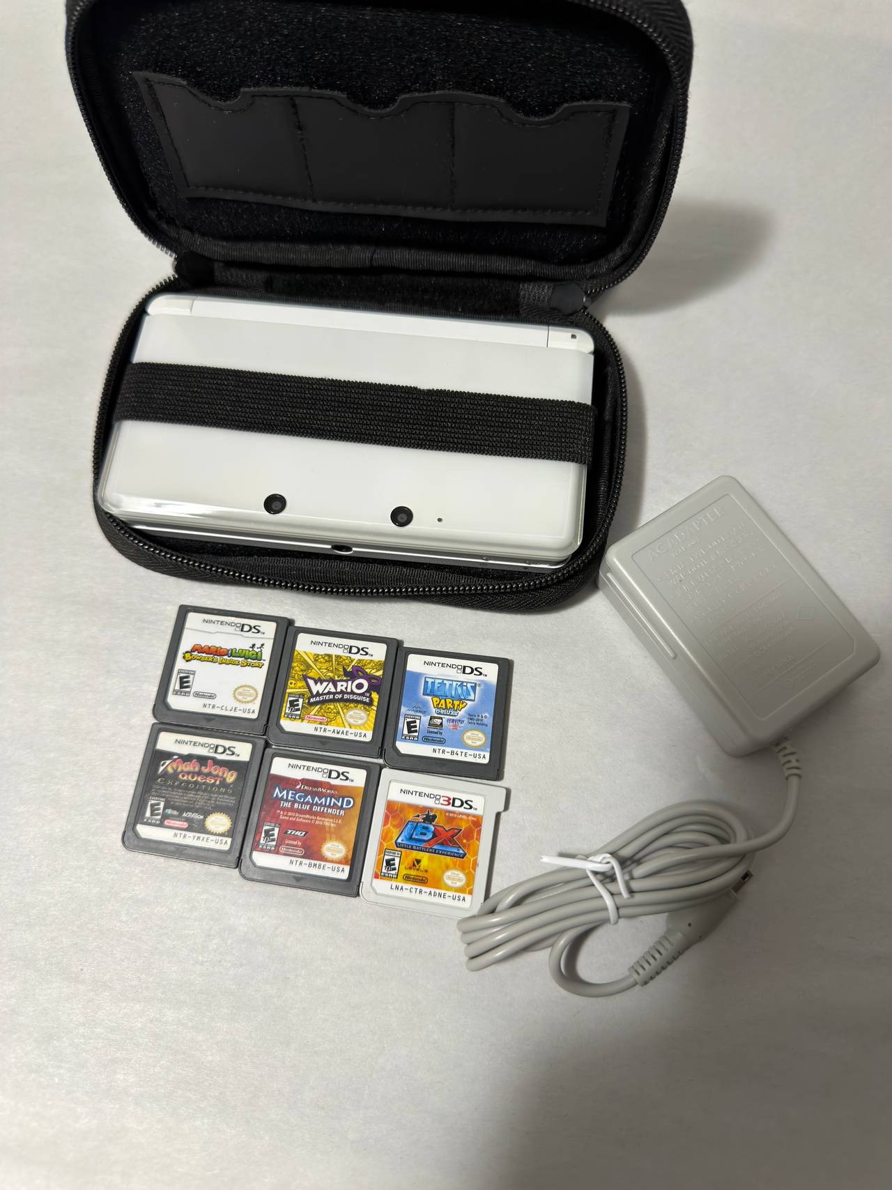 Nintendo 3DS White w/ Charger, Case & 6 Games – Tested & Working 4GB