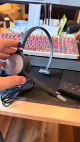 Yealink WH62 Mono Wireless DECT Headset - Image 2
