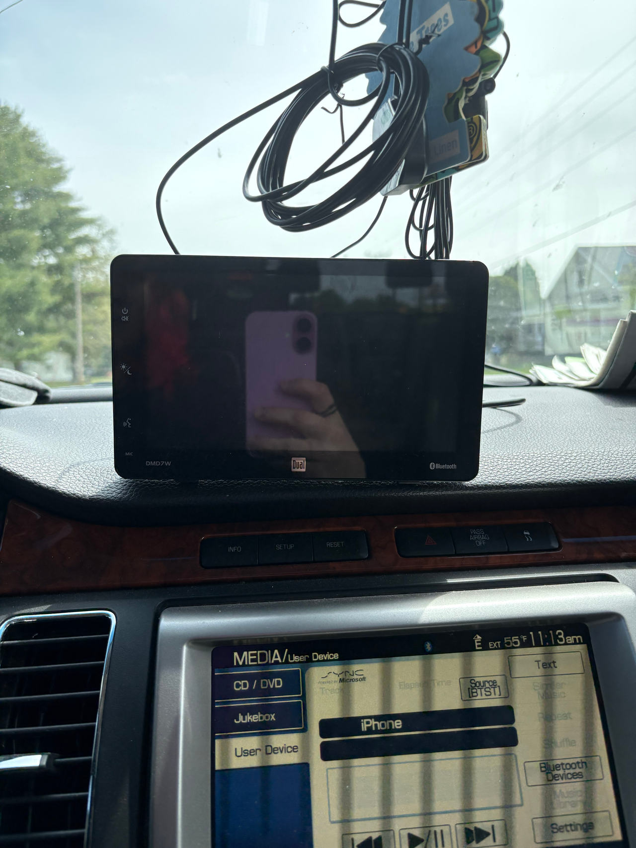 Dual Electronics DMC7W 7" Wireless Apple CarPlay & Android Auto Receiver