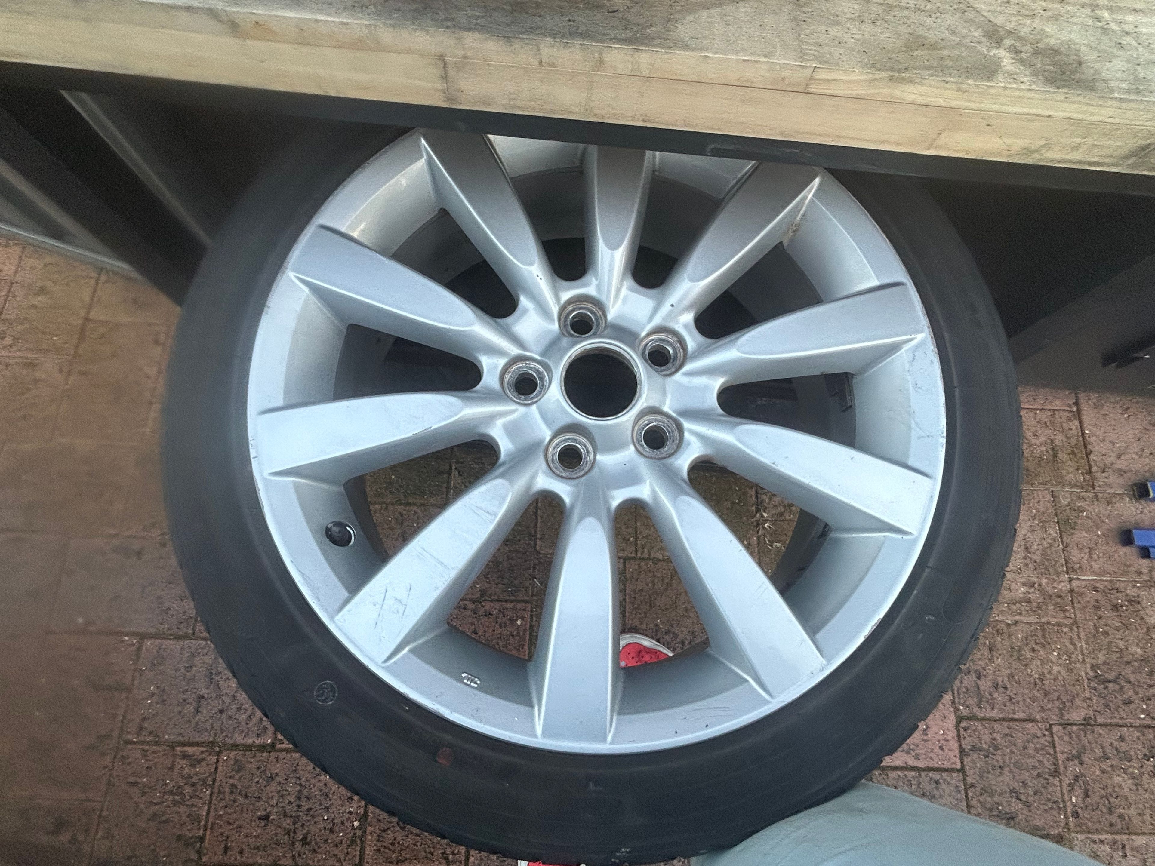 Car Tyre - Image 3