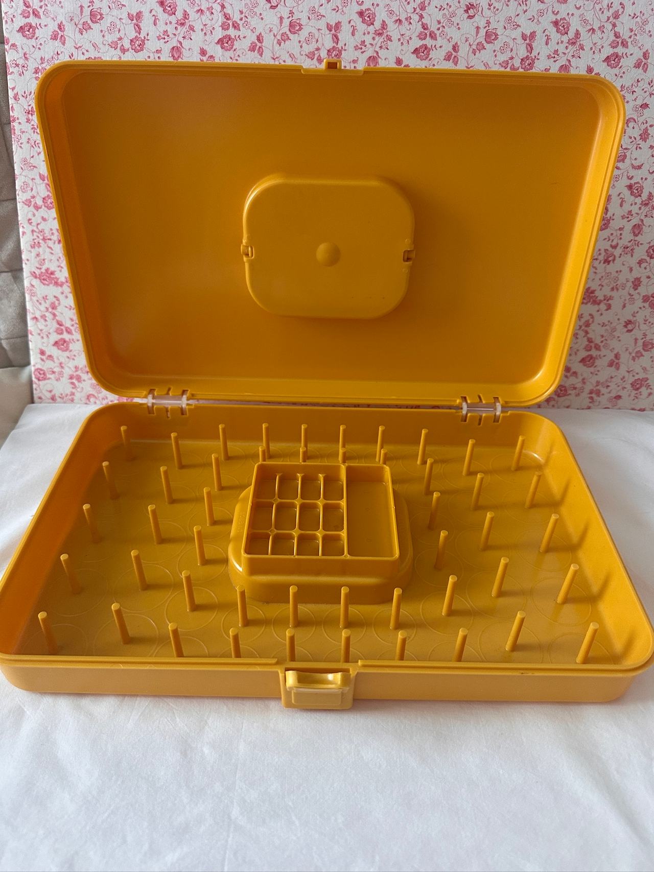 Vintage Wil-hold Yellow Thread Storage Box Wilson MFG Corp