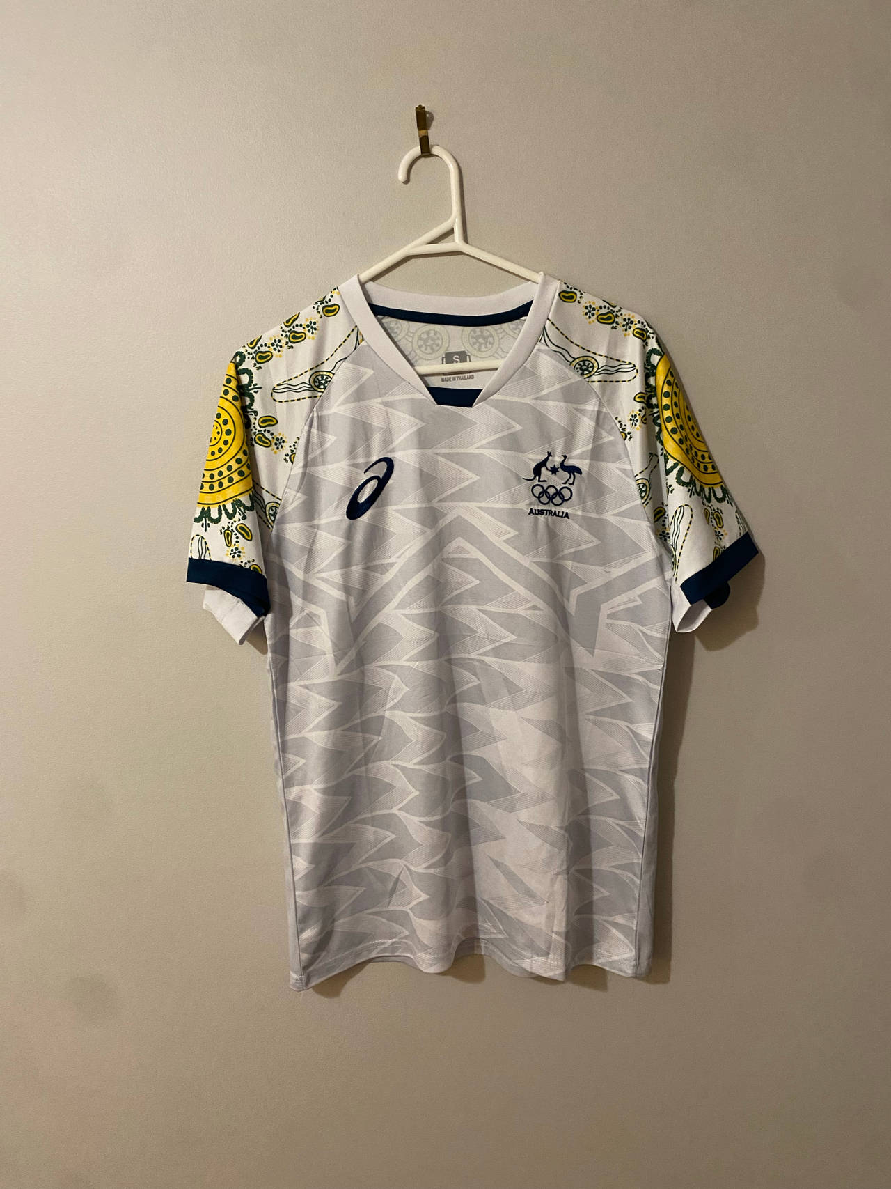 Asics Australian Olympic Team Indigenous Jersey size small