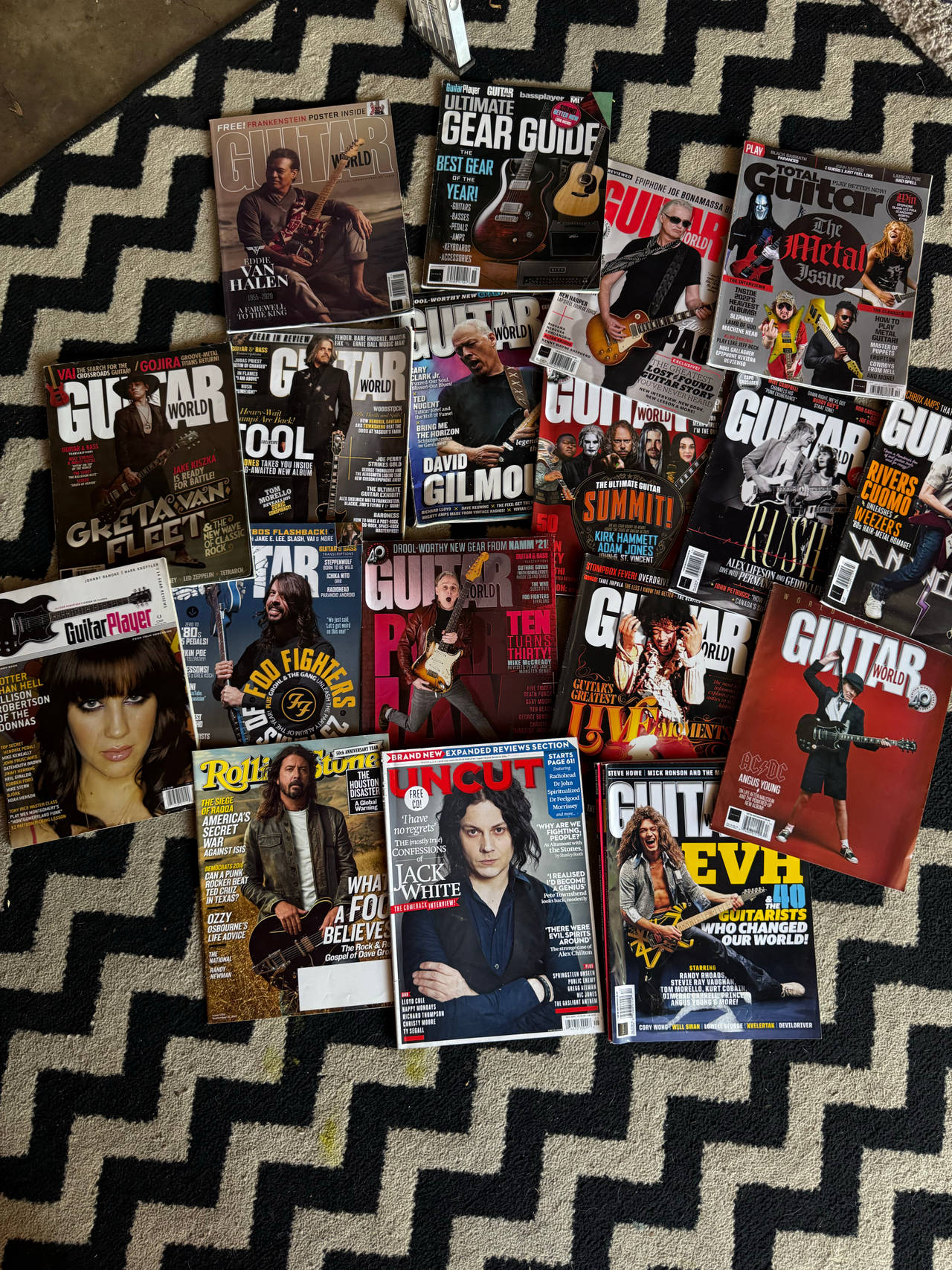 Lot of 16 Guitar and Music Magazines