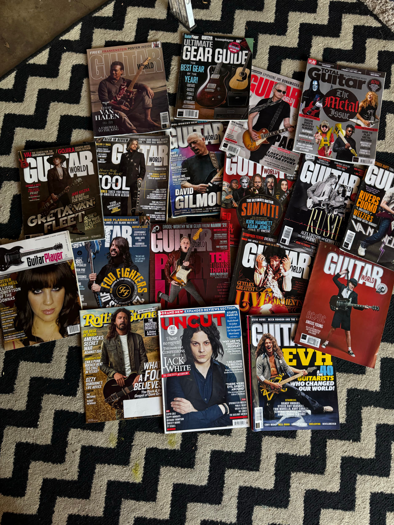 Lot of 16 Guitar and Music Magazines