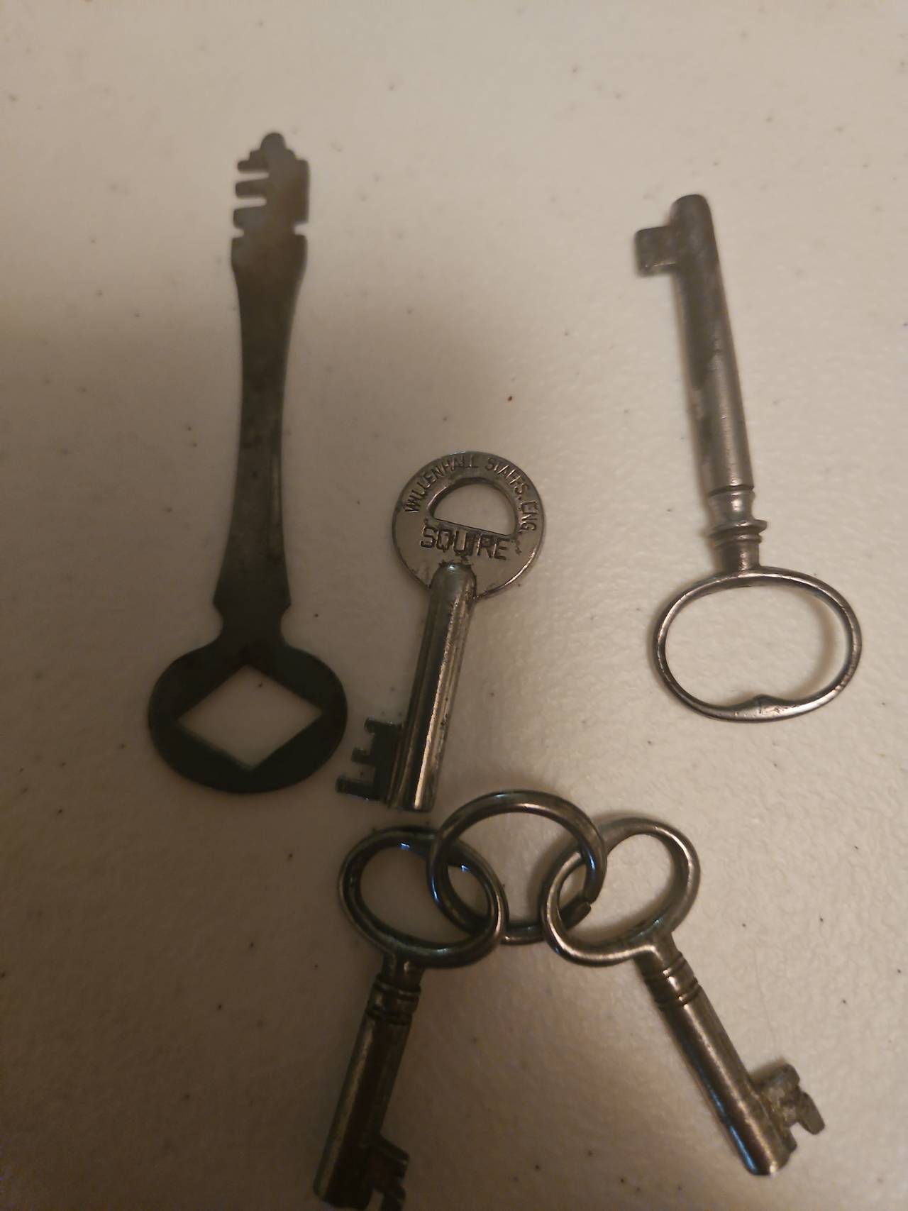 Assorted Vintage Skeleton and Barrel Keys
