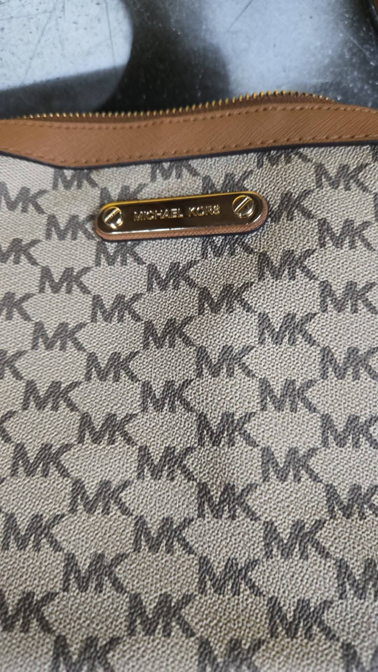 Michael Kors Jet Set Large East West Crossbody Bag