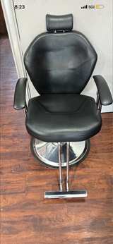 4 Hydraulic Salon Styling Chair with Adjustable Headrest - Image 2