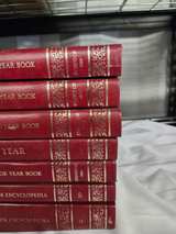 World Book Encyclopedia and Year Books Red/Gold Edition - Image 4