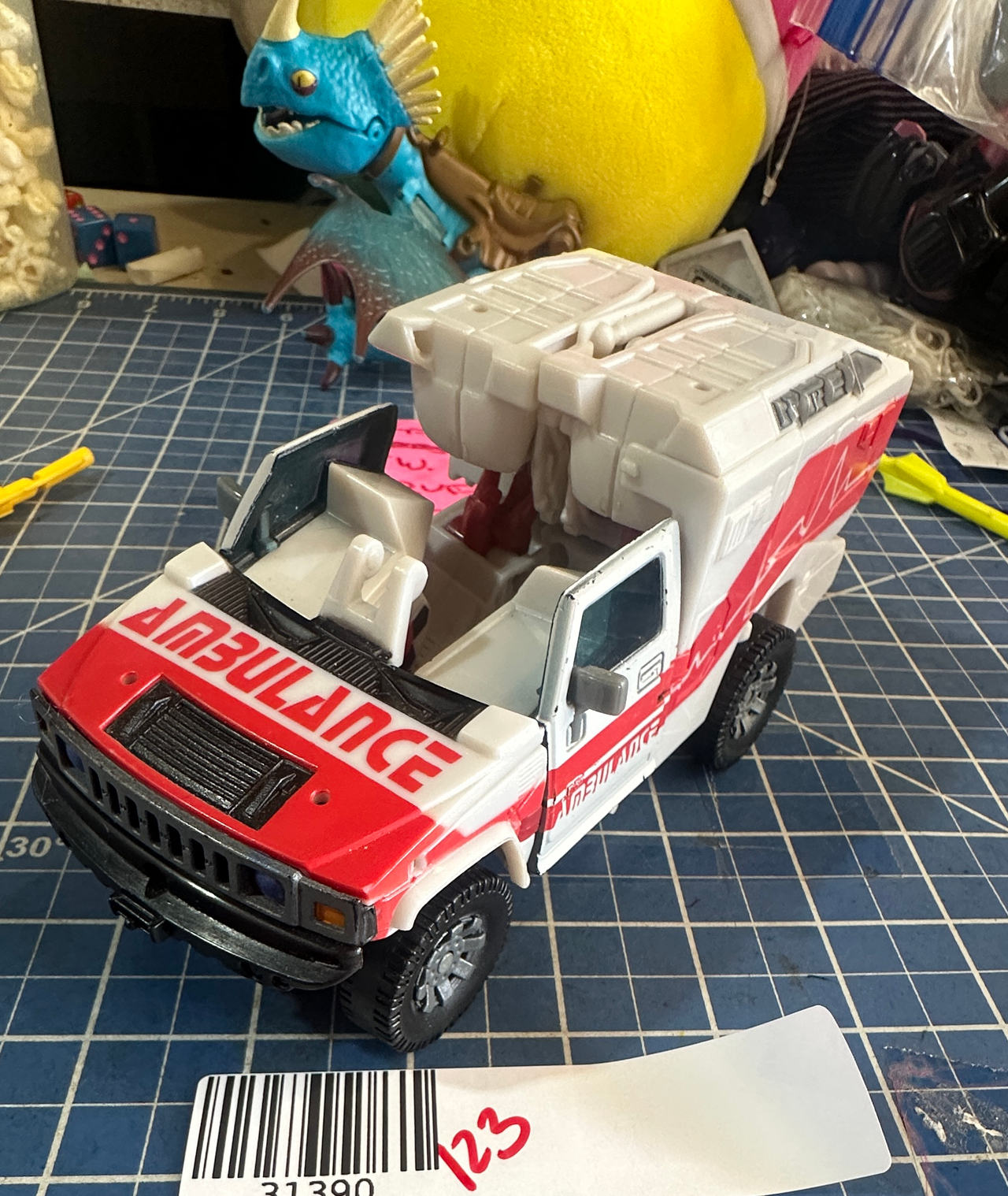 Transformers Studio Series 04 Deluxe Class Ratchet 123