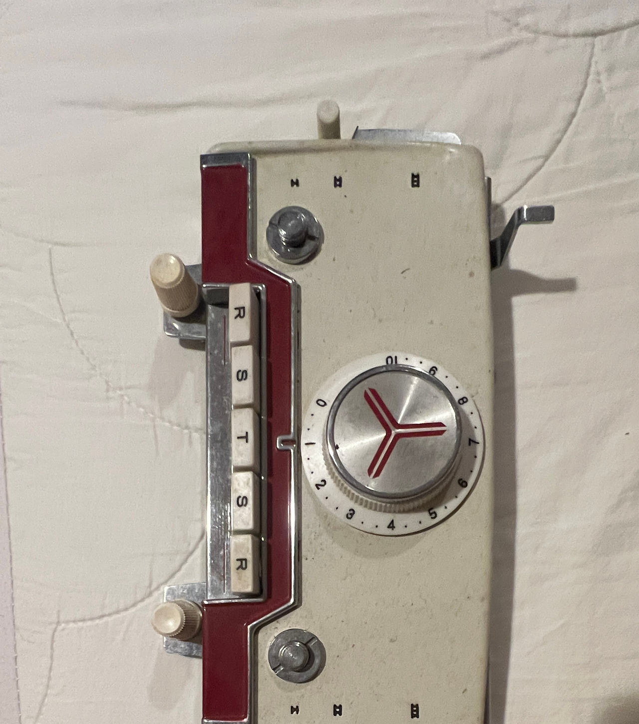 Vintage Chrysler Mopar Push Button Car Radio