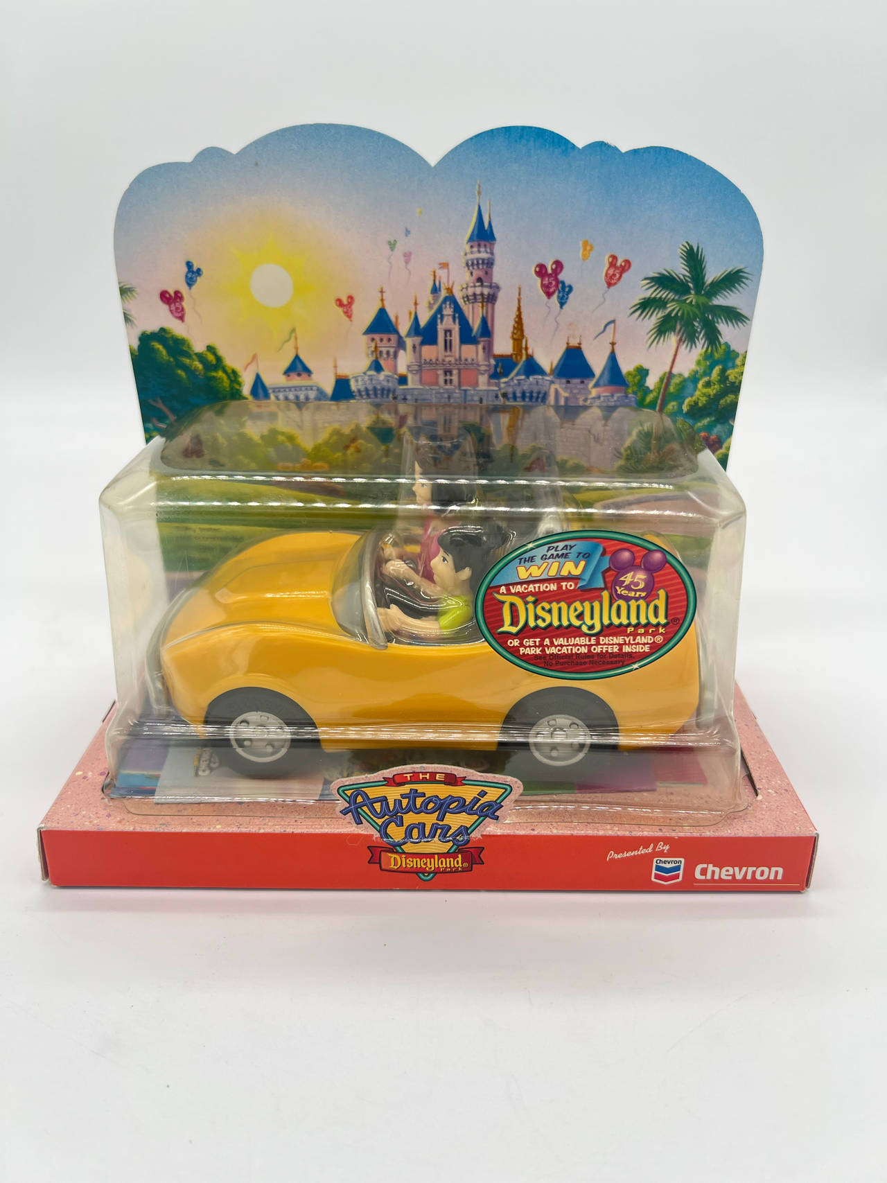 Vintage Disneyland Autopia Cars Classic Yellow Chevron 2000 New in Package
