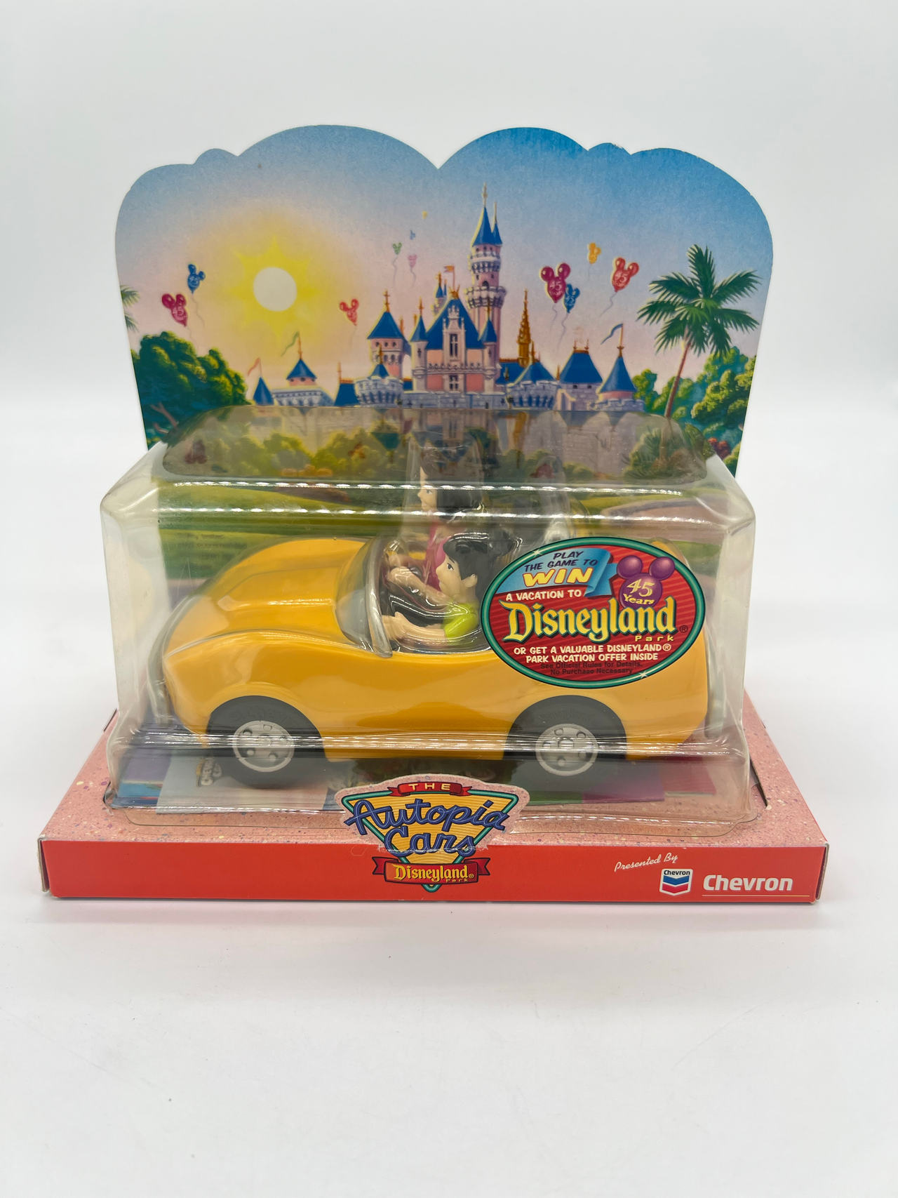 Vintage Disneyland Autopia Cars Classic Yellow Chevron 2000 New in Package