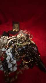 Bulk Costume Jewelry Lot 1 - Image 2