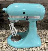 KitchenAid Stand Mixer Artisan Series 5 Quart Tilt-Head Stand - Image 7