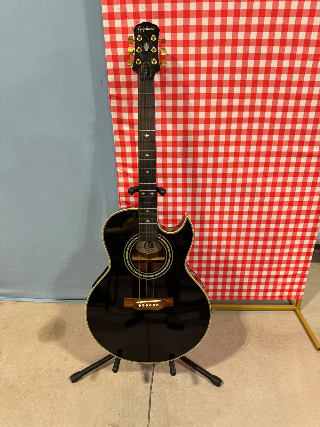 Gibson Epiphone PR-5E Acoustic-Electric Guitar and Stand
