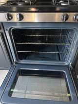 GE 30-inch Freestanding Gas Range Black Stainless Steel - Image 4
