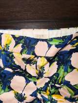 J. Crew Floral Stretch Chino Shorts Size 8 - Image 8
