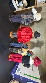 Byers' Choice The Carolers Christmas Figures set of 4 - Image 2