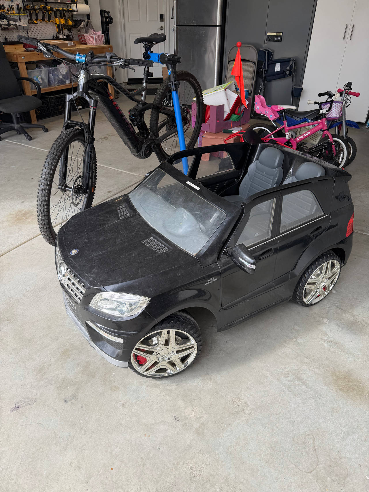 Mercedes-Benz ML63 AMG 12V Ride-On Car