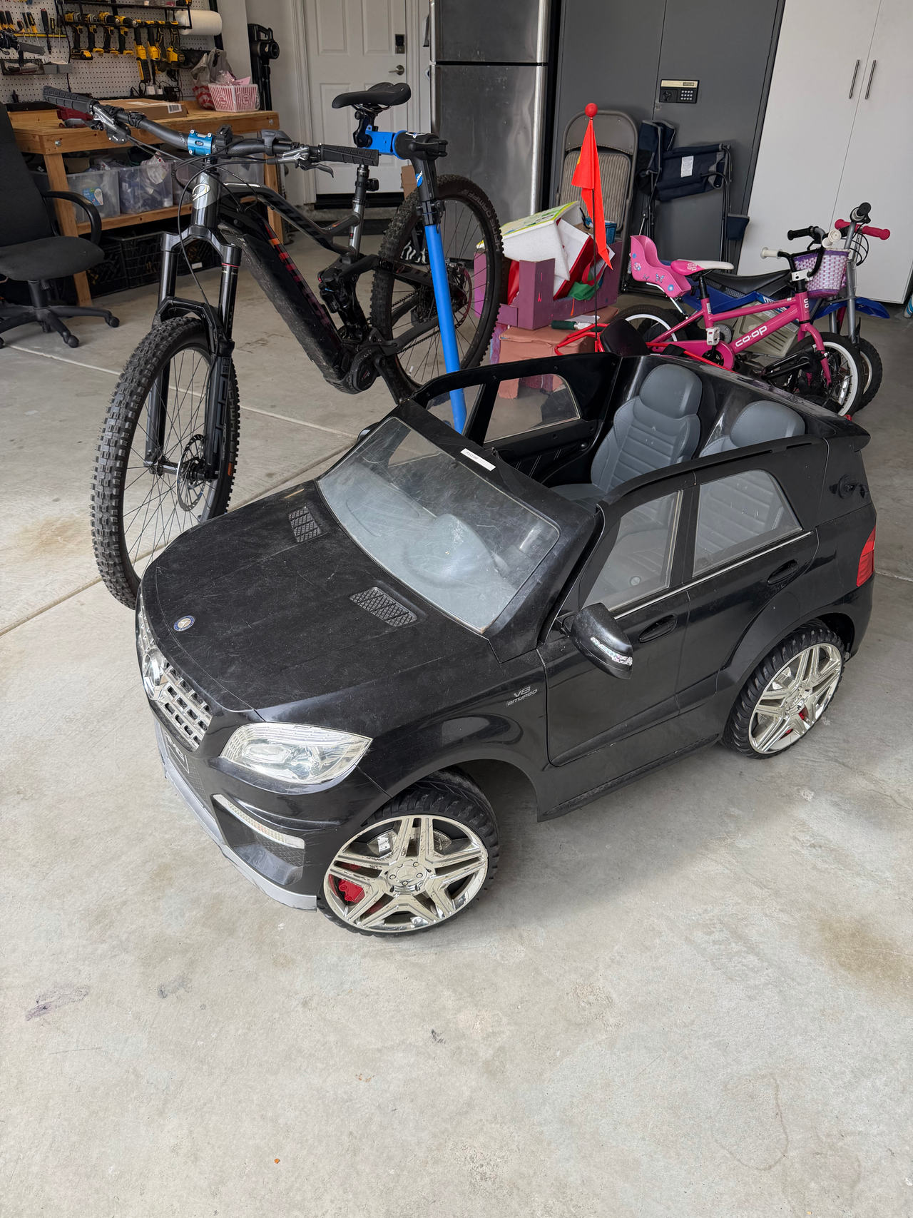 Mercedes-Benz ML63 AMG 12V Ride-On Car