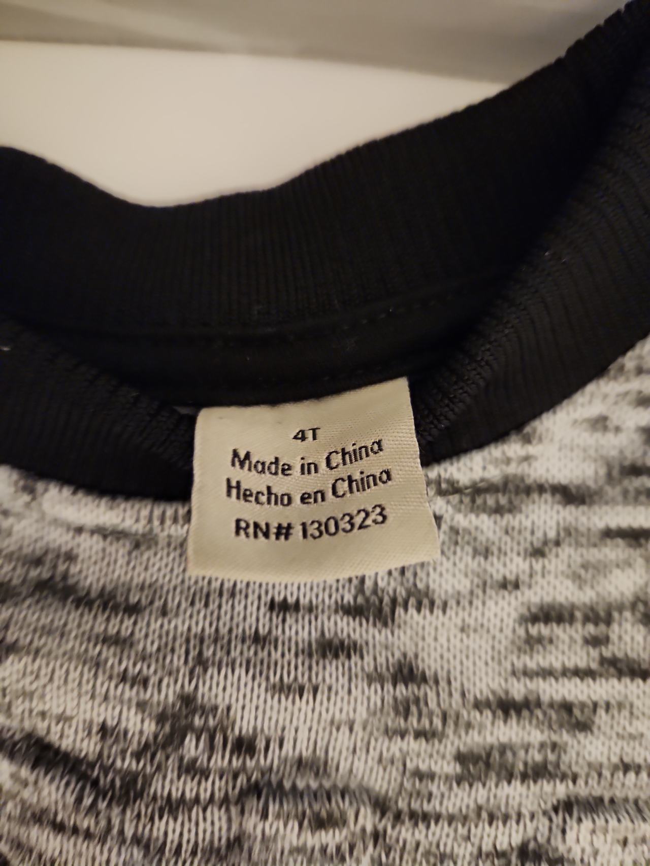 Calvin Klein Jeans Boys Heathered Sweatshirt (4T)