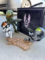 Halo 3 Master Chief figure, Spartan Figures and  ammo Tin - Image 3