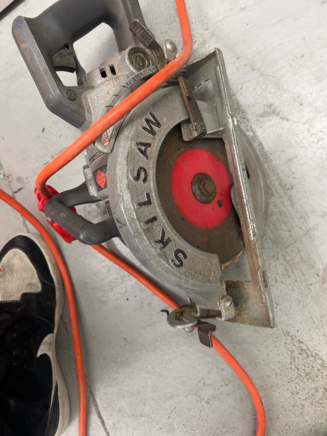 Skil SHD77 7-1/4" Worm Drive Circular Saw