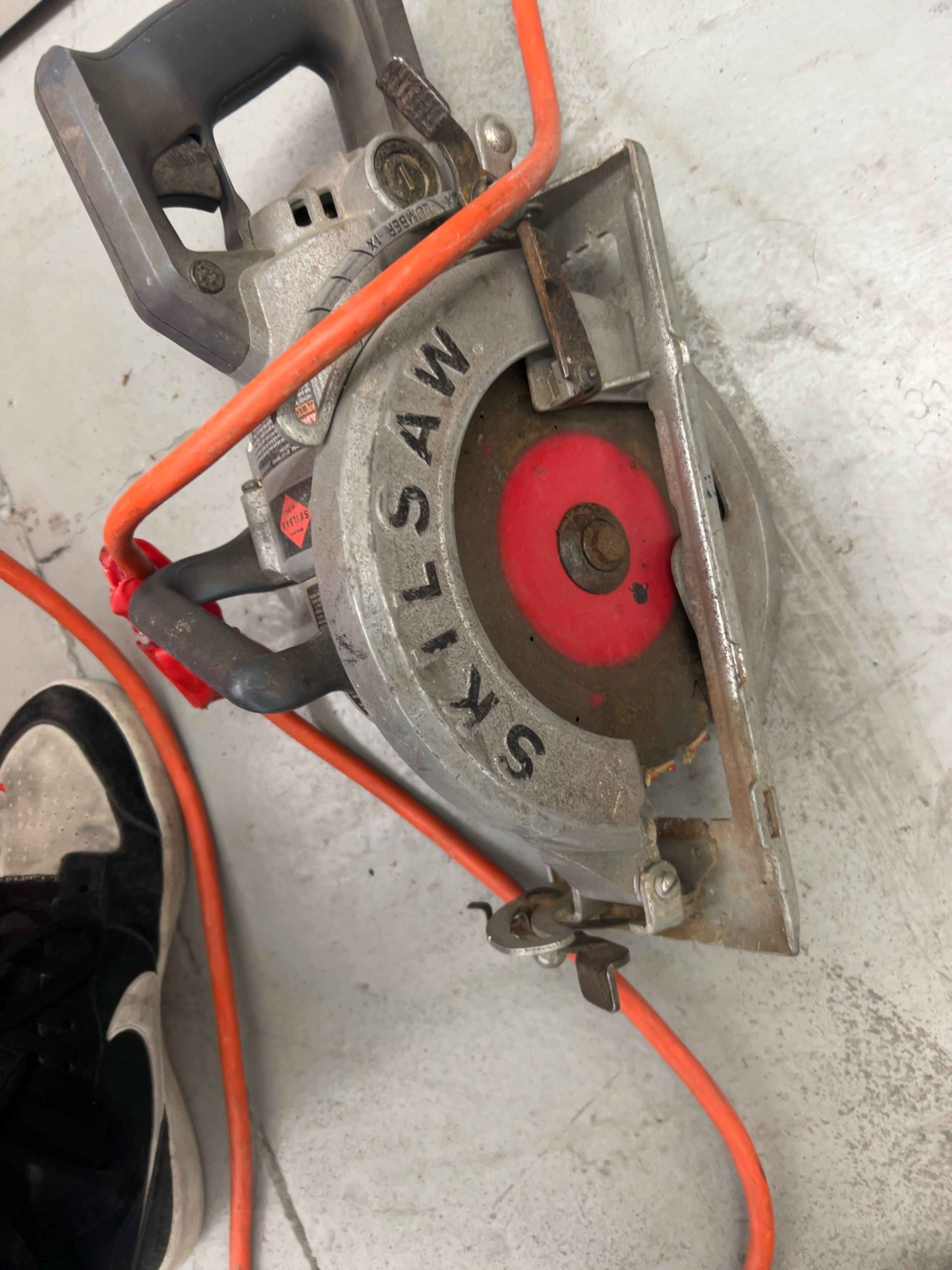 Skil SHD77 7-1/4" Worm Drive Circular Saw