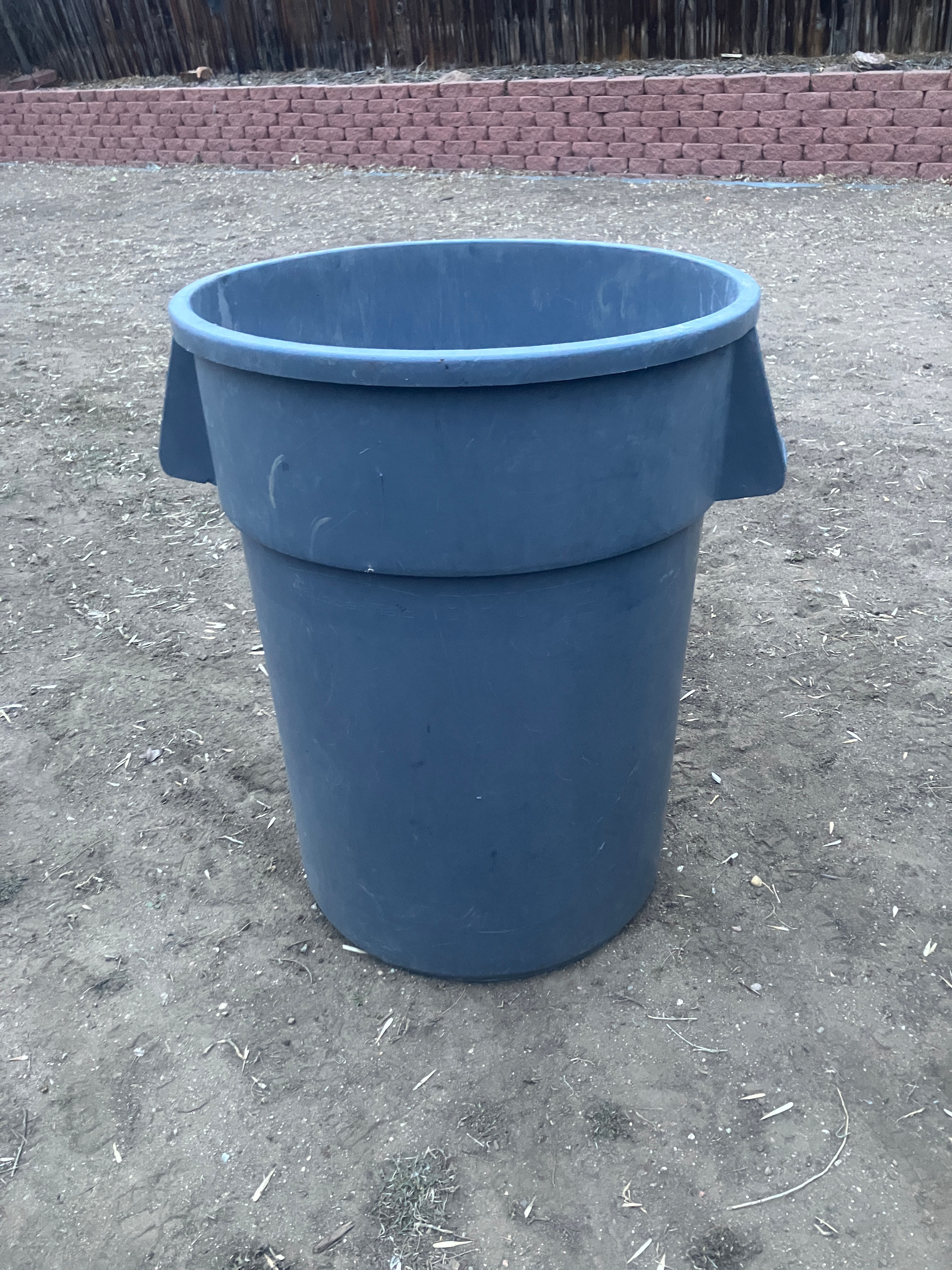 Rubbermaid Brute 44 Gallon Trash Can