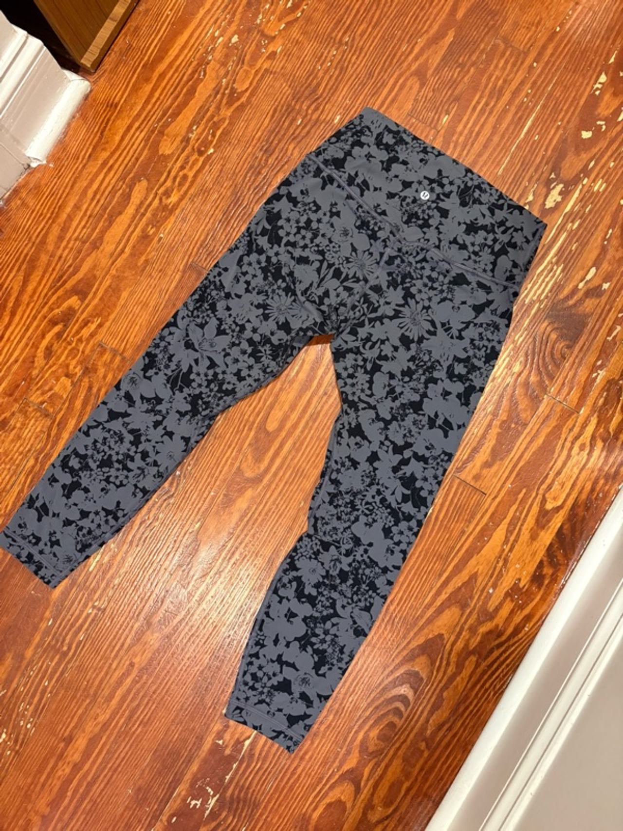 Lululemon Leggings Efflorescent Nebula Black size M (8)