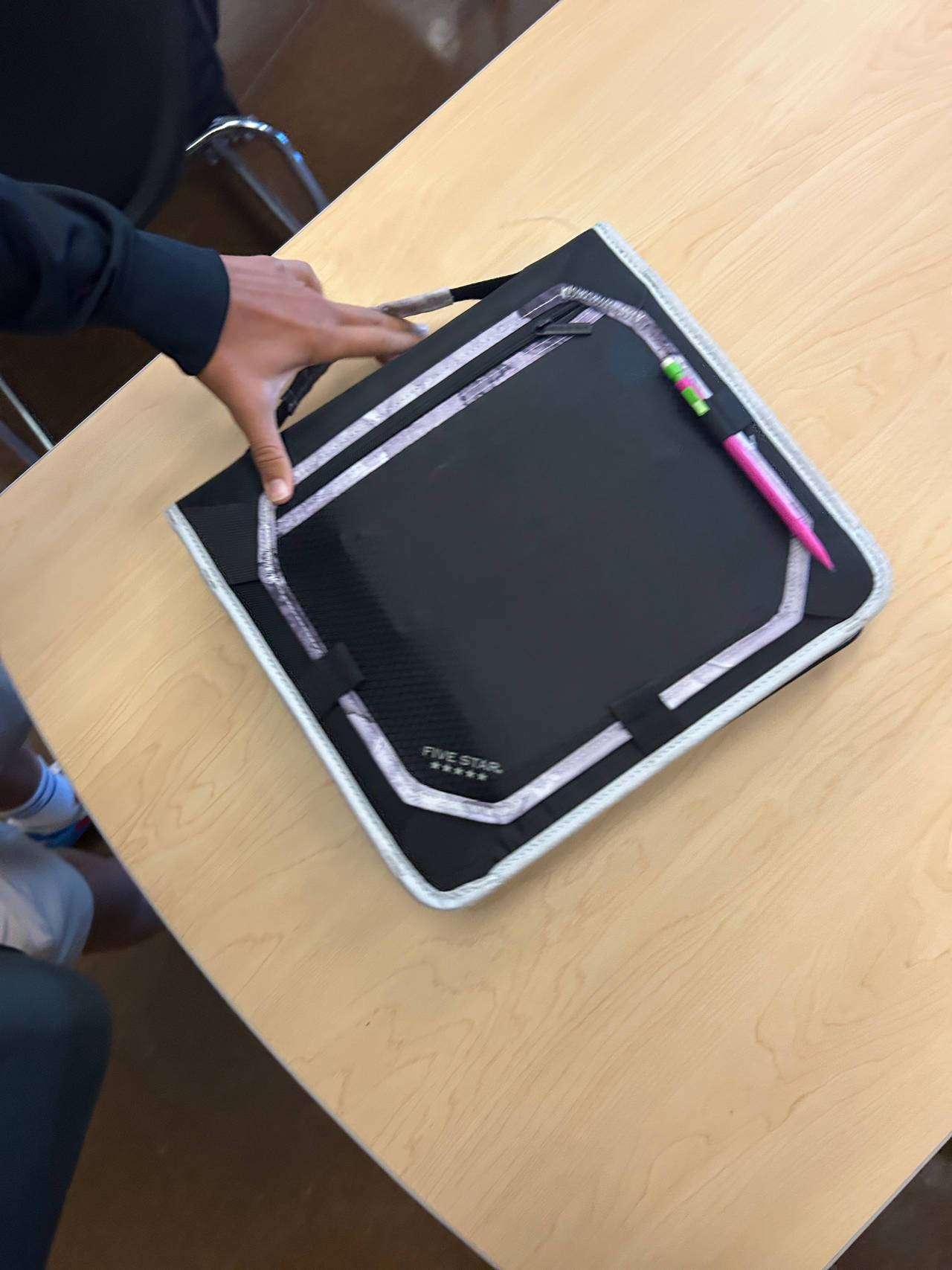 Five Star Zipper Binder