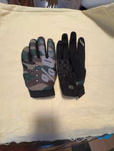 100% BRISKER Cold Weather Motocross & Mountain Bike Gloves - Size M - Image 1