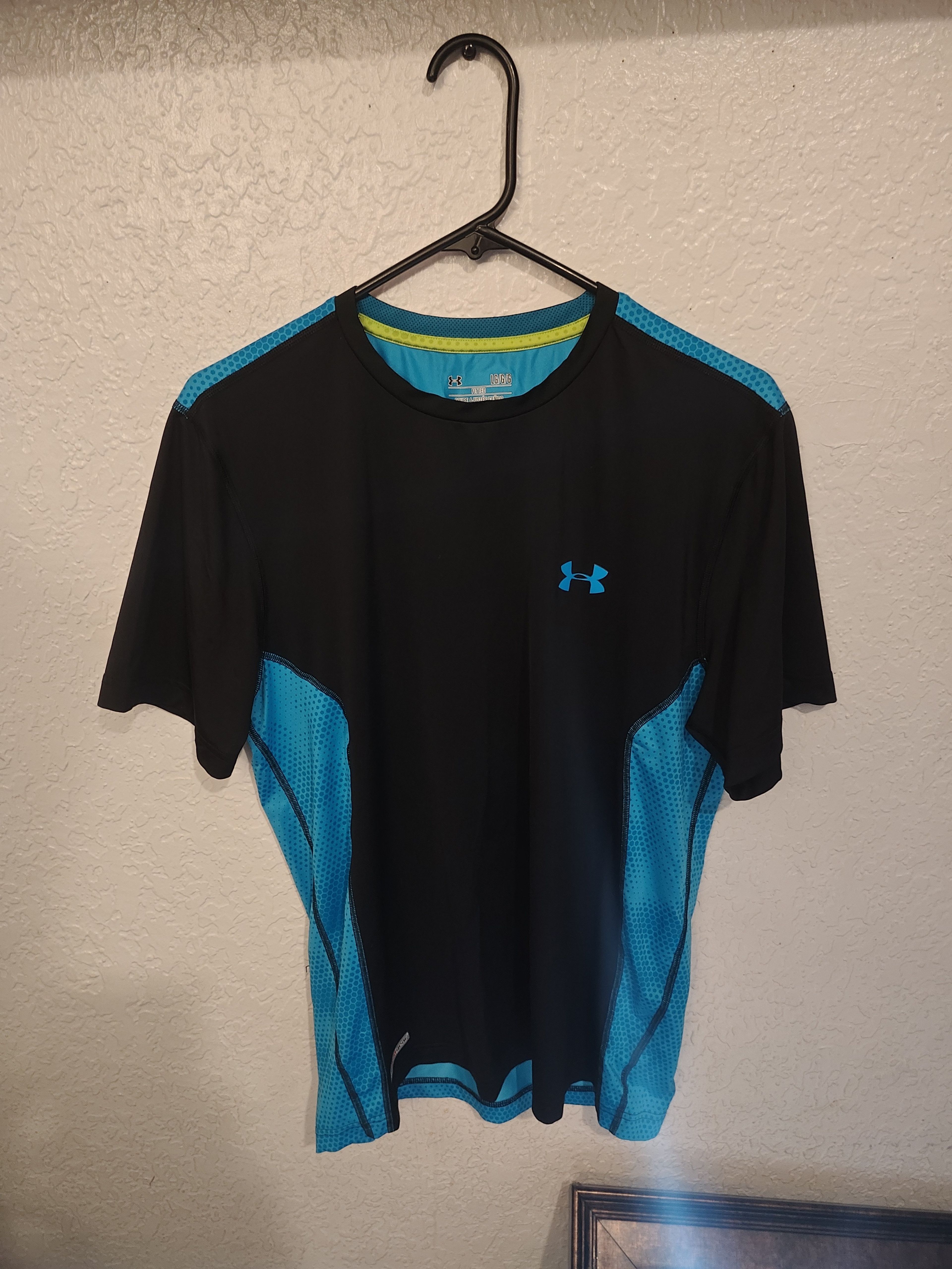 Under Armour Men's HeatGear Short Sleeve Shirt Size large - Image 2
