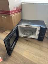 Comfee Microwave Oven - Image 2