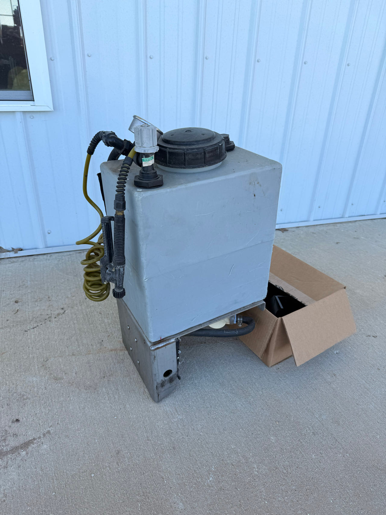 Side Mounted Chemical Spray Tank System from a Z-Spray