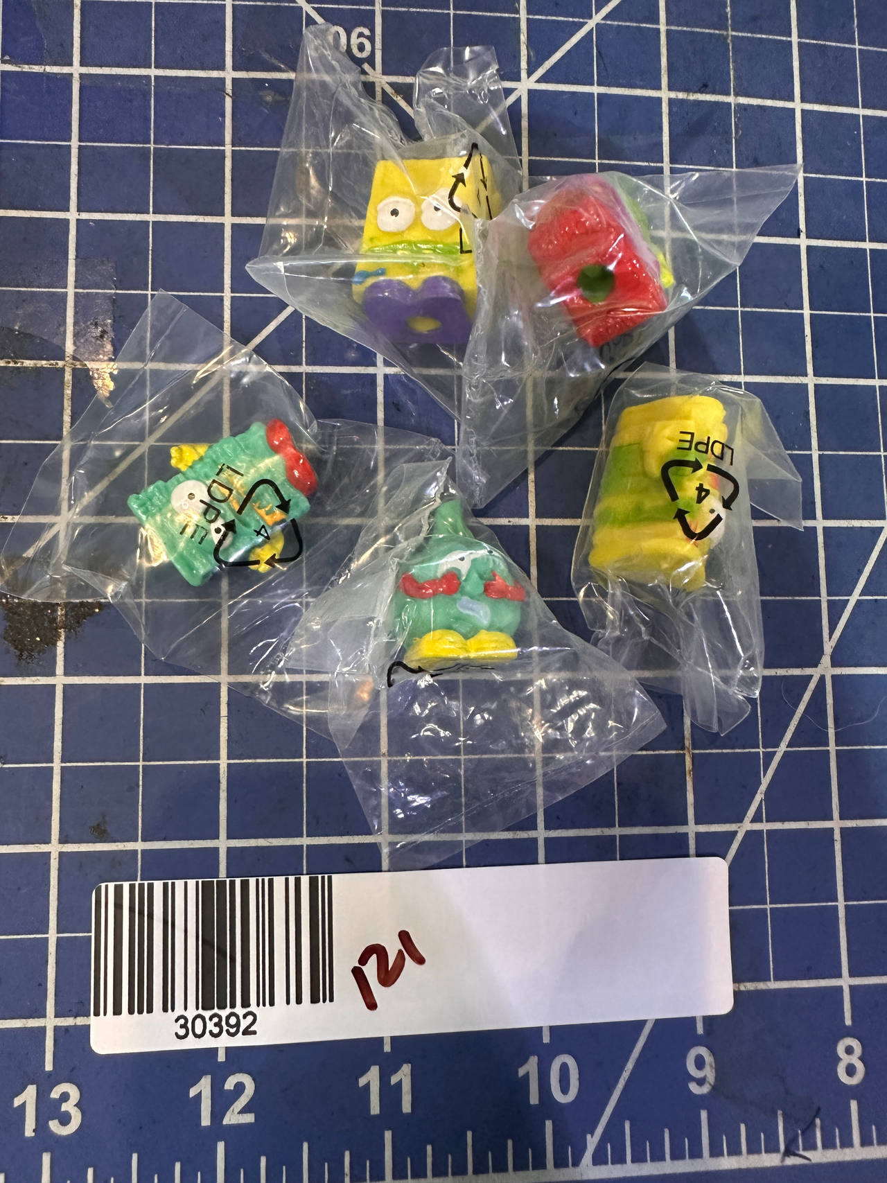 GROSSERY GANG mini figures, new in packages 121
