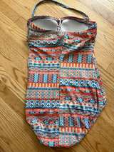 Jantzen Women's One-Piece Swimsuit with Geometric Pattern. Size L. - Image 4