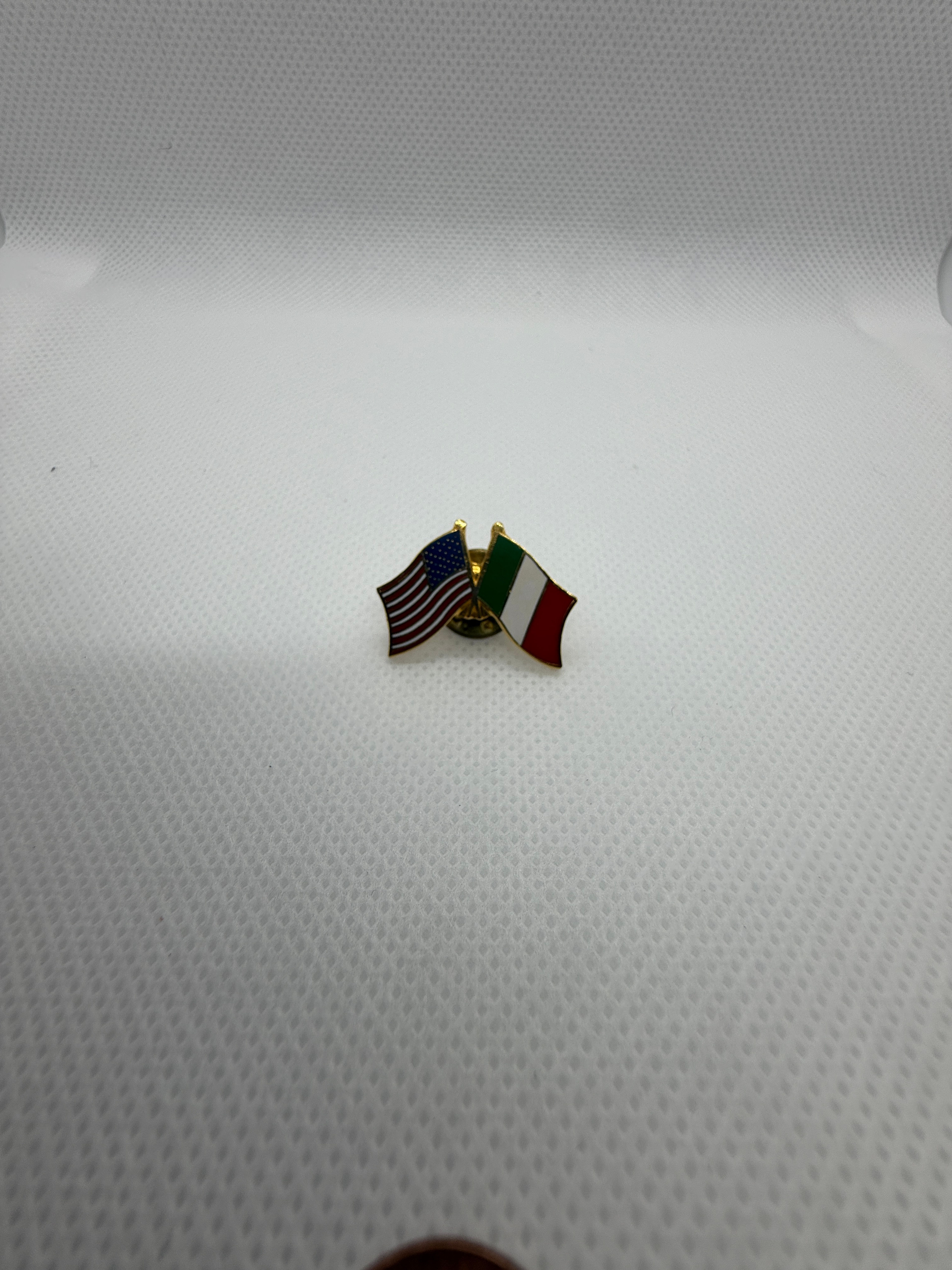 US and Italy Crossed Flag Lapel Pin