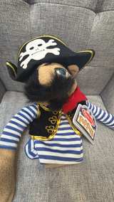 Melissa & Doug Pirate Puppet with Detachable Wooden Rod - Image 1