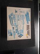 Ertl Speed Strips Main Street Speed Trap Action Playset - Image 2