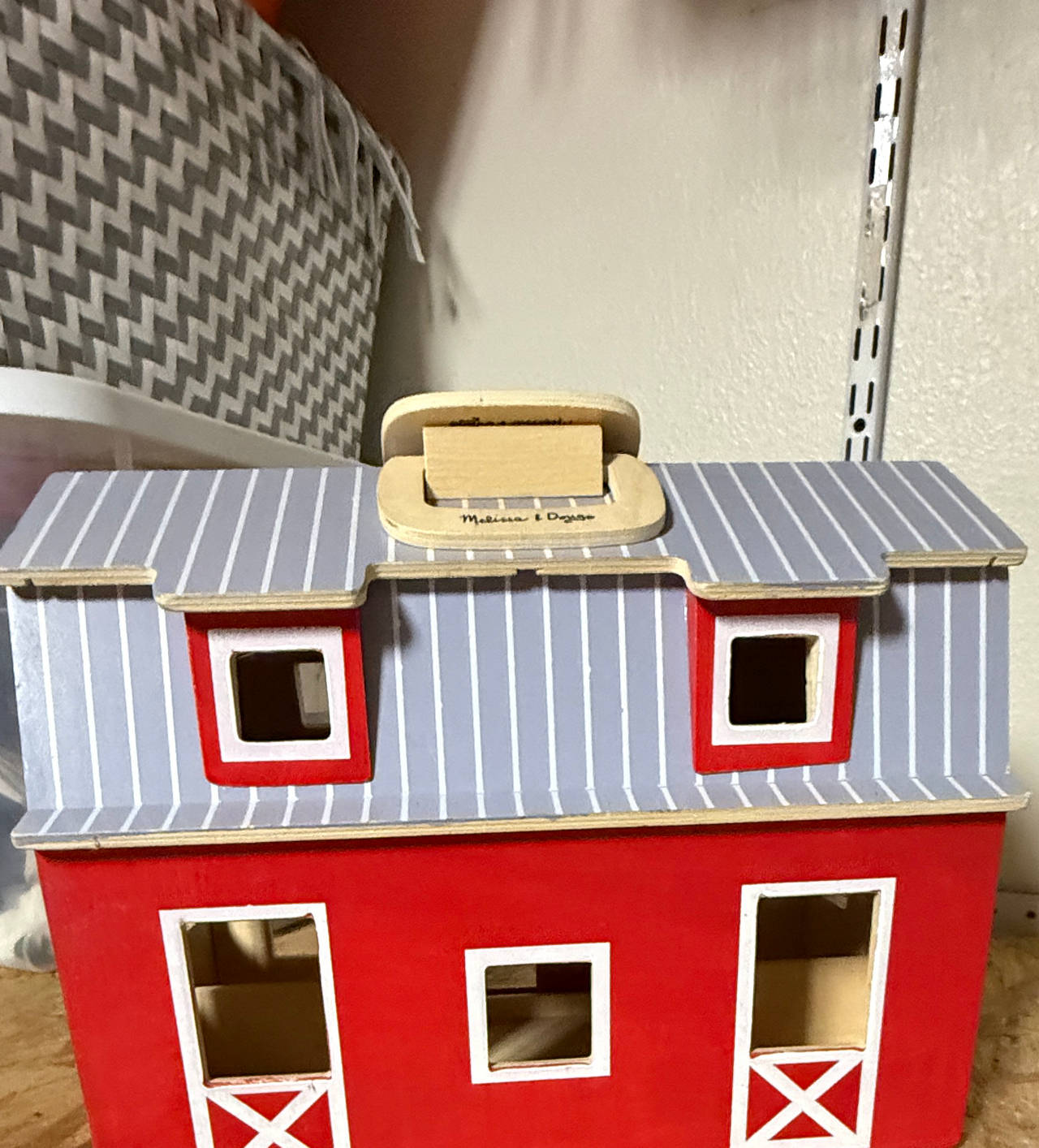Melissa & Doug Fold & Go Barn